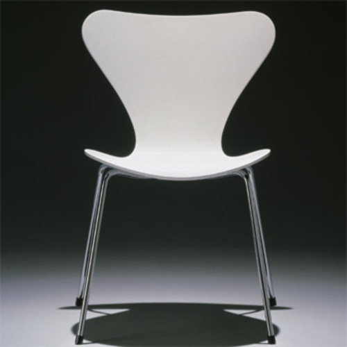 Modell 3107 GE Stuhl der Serie 7 [Gefärbte Esche / Lasiert] - Fritz Hansen - Arne Jacobsen Designstuhl