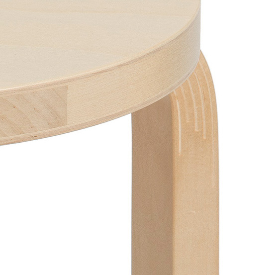 Stool 60 Hocker mit 3 Beinen - Artek - Alvar Aalto