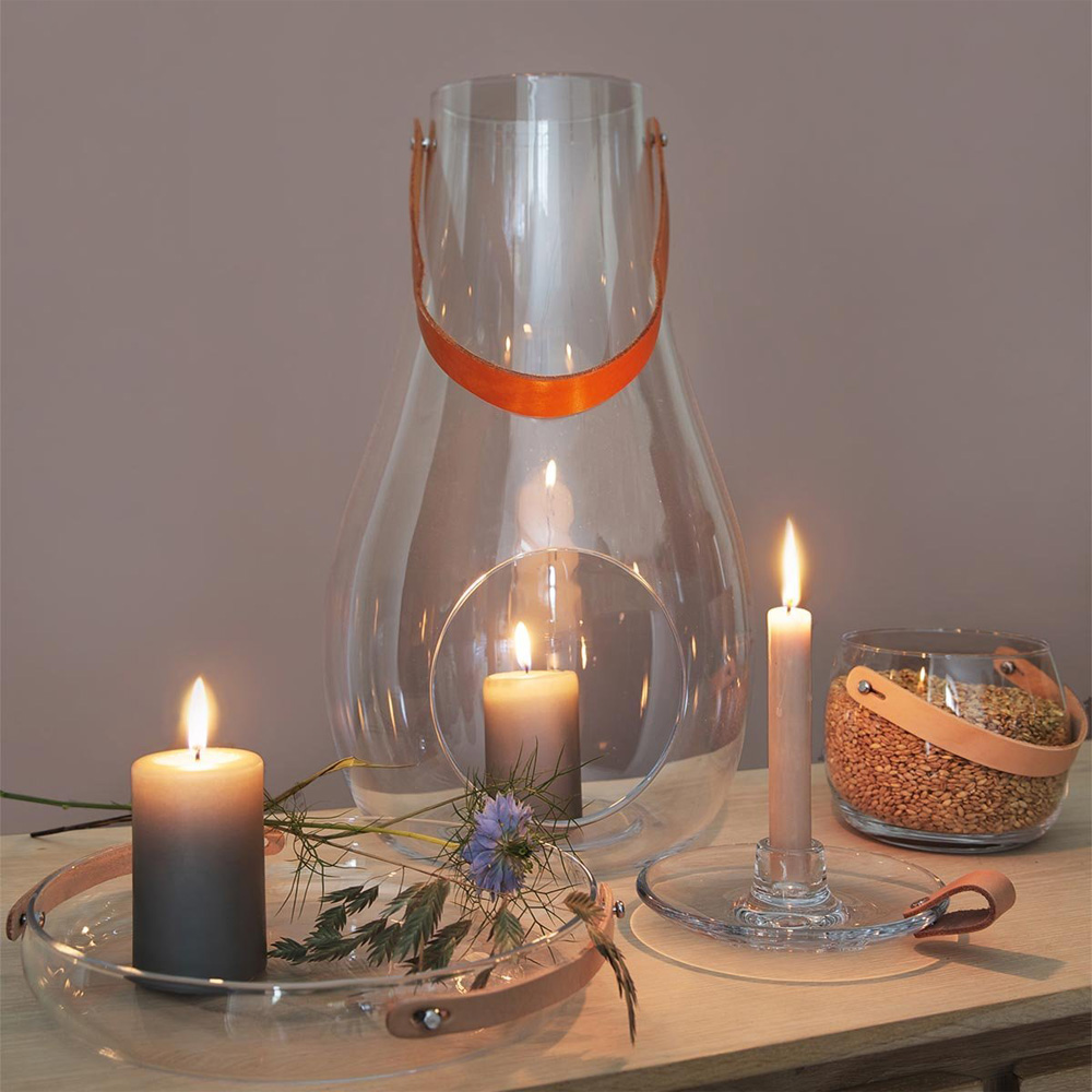 Design With Light Klare Laterne mit Lederhenkel [Höhe 29 cm] - Holmegaard 4343500 - Maria Berntsen