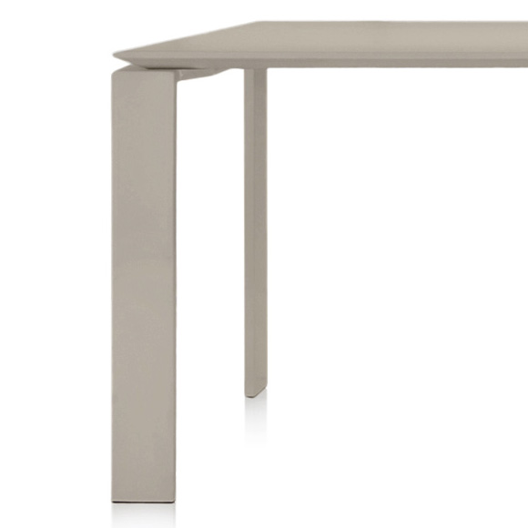 Four Fenix Soft-Touch Tisch in Beige / Burgund - Kartell 04514BE / 04514BO - Ferruccio Laviani