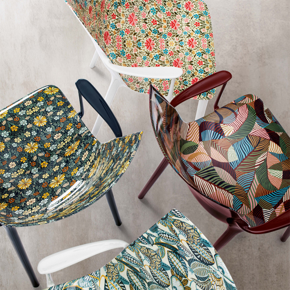 H.H.H. Graphic Impression Stuhl in Weiß / Bordeaux / Blau / Grün - Kartell 05919BE / 05919XQ / 05919UH / 05919VM / 05919BP / 05919UK / 05919UO - Philippe Starck