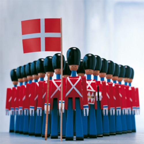 Fahnenträger im Schilderhaus Palastwache - Rosendahl - Kay Bojesen Soldat Militärfigur aus Holz