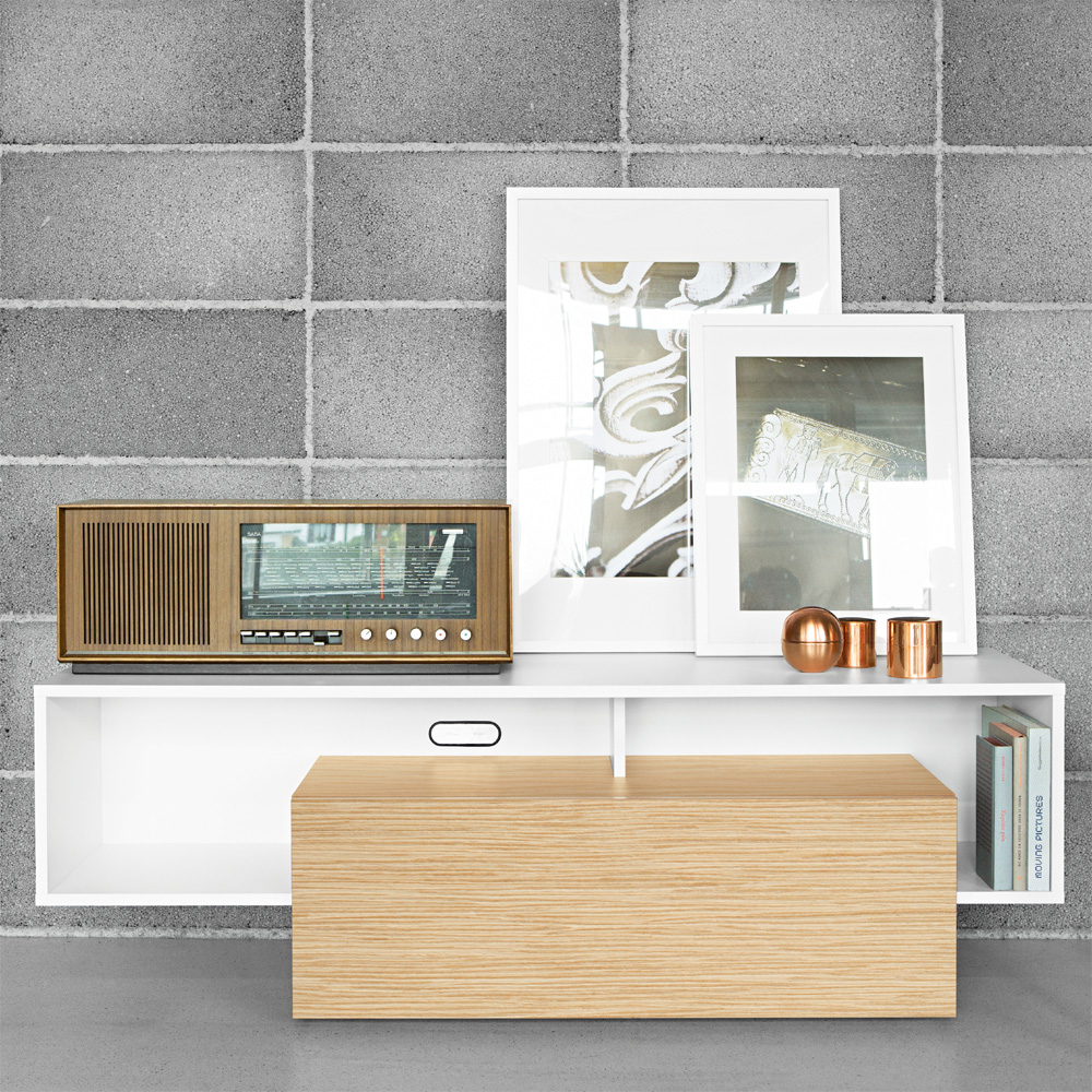 Sellamatt Iltios TV-Möbel mit Möbelelement mit Klappe und offenem Klammerelement - Sellamatt 140-VI H2 225 12 - Thomas Küchler