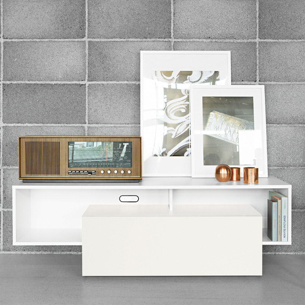 Sellamatt Iltios TV-Möbel mit Möbelelement mit Klappe und offenem Klammerelement - Sellamatt 140-VI H2 225 12 - Thomas Küchler