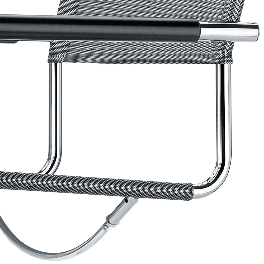 Freischwinger S 34 N mit Armlehnen und Netzgewebe - Thonet - Mart Stam
