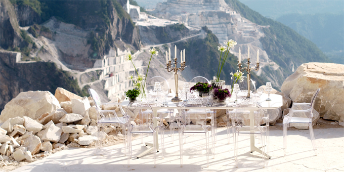 Louis Ghost Stuhl von Philippe Starck für die Kartell Designkollektion entworfen