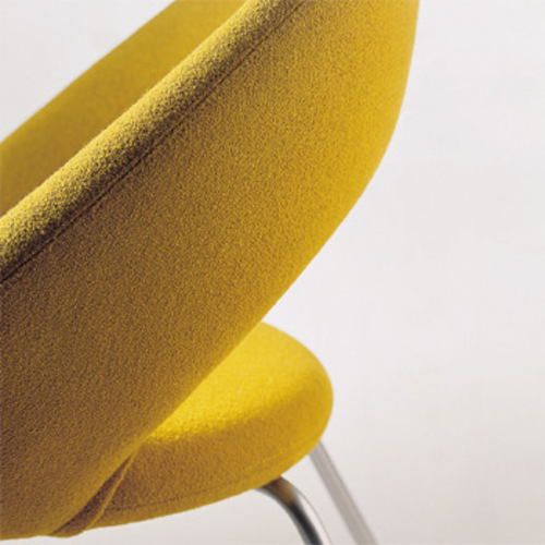 Nina C D Polsterstuhl - Artifort - Rene Holten Kreuzgestell/ Säulengestell